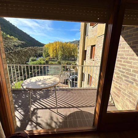 Apartament Rialp Amb Vistes Al Riu Noguera Pallaresa Luaran gambar